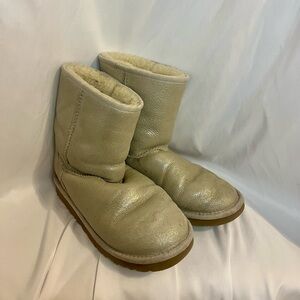 Light champagne Ugg glitter boots
